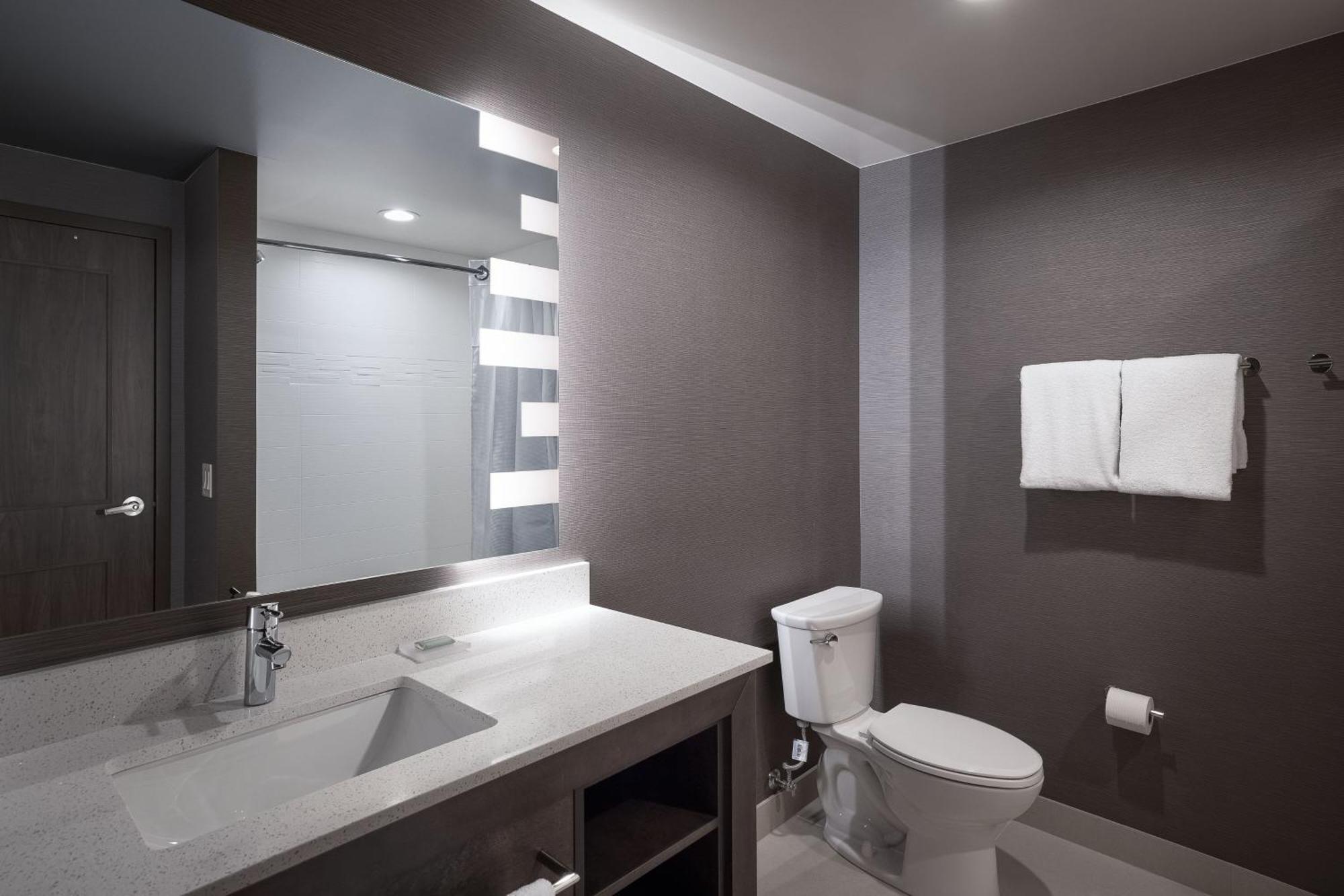 Hotel By Marriott Denver 3*