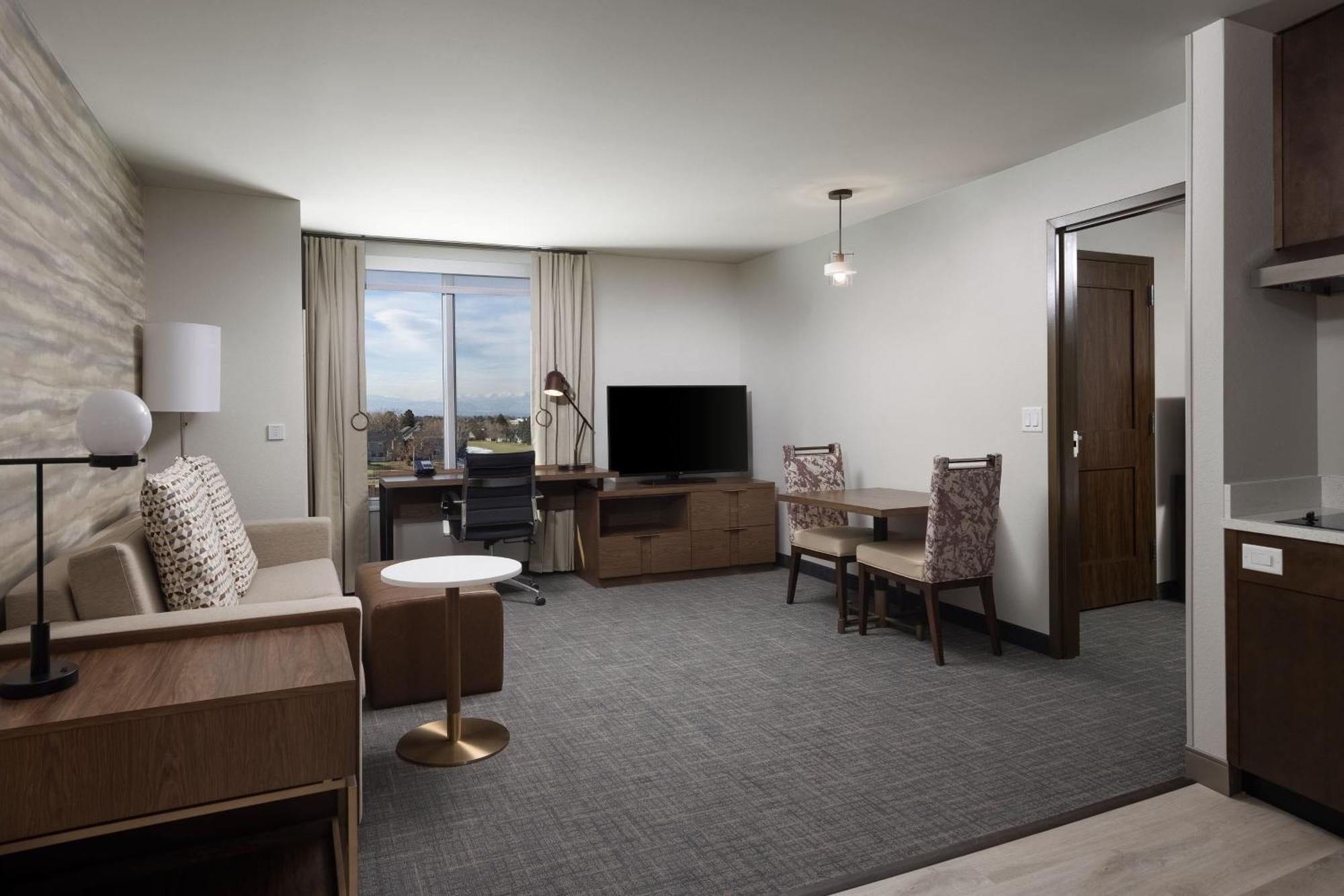 Hotel By Marriott Denver Aurora