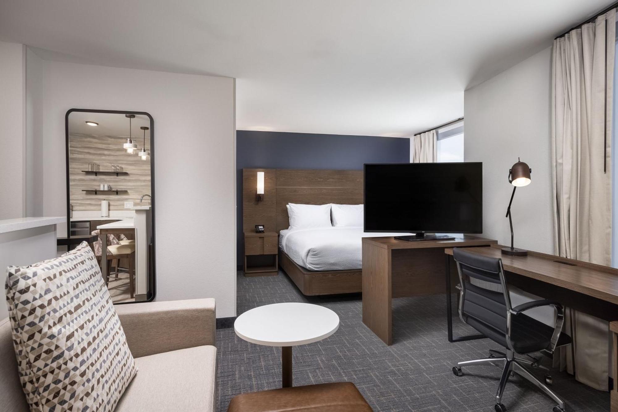 Hotel By Marriott Denver