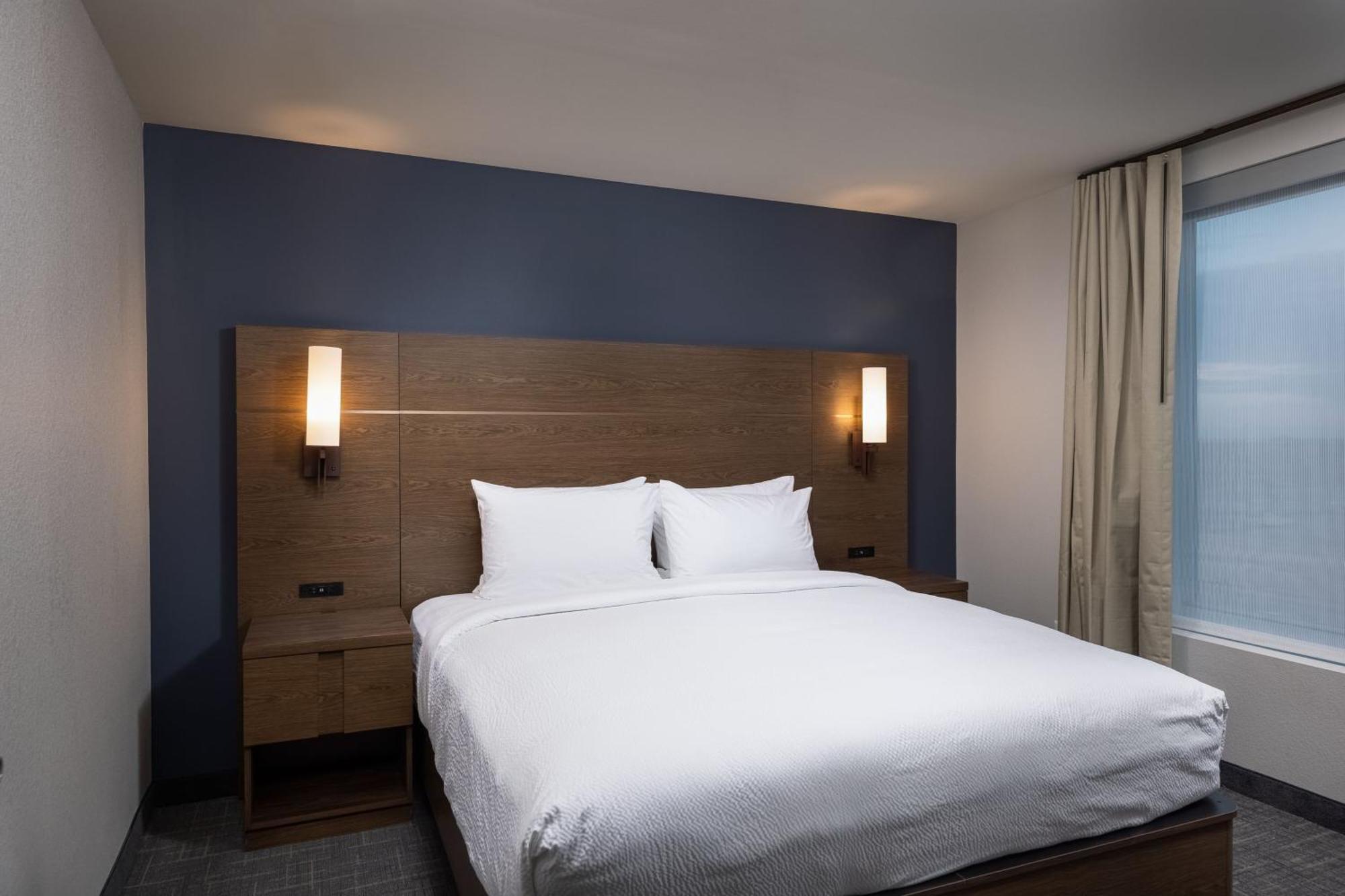 Hotel By Marriott Denver Aurora